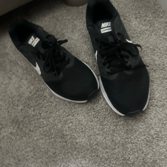 Like new work a handful of times! Size 9 Nike downshifter 7 - Picture 5 of 5
